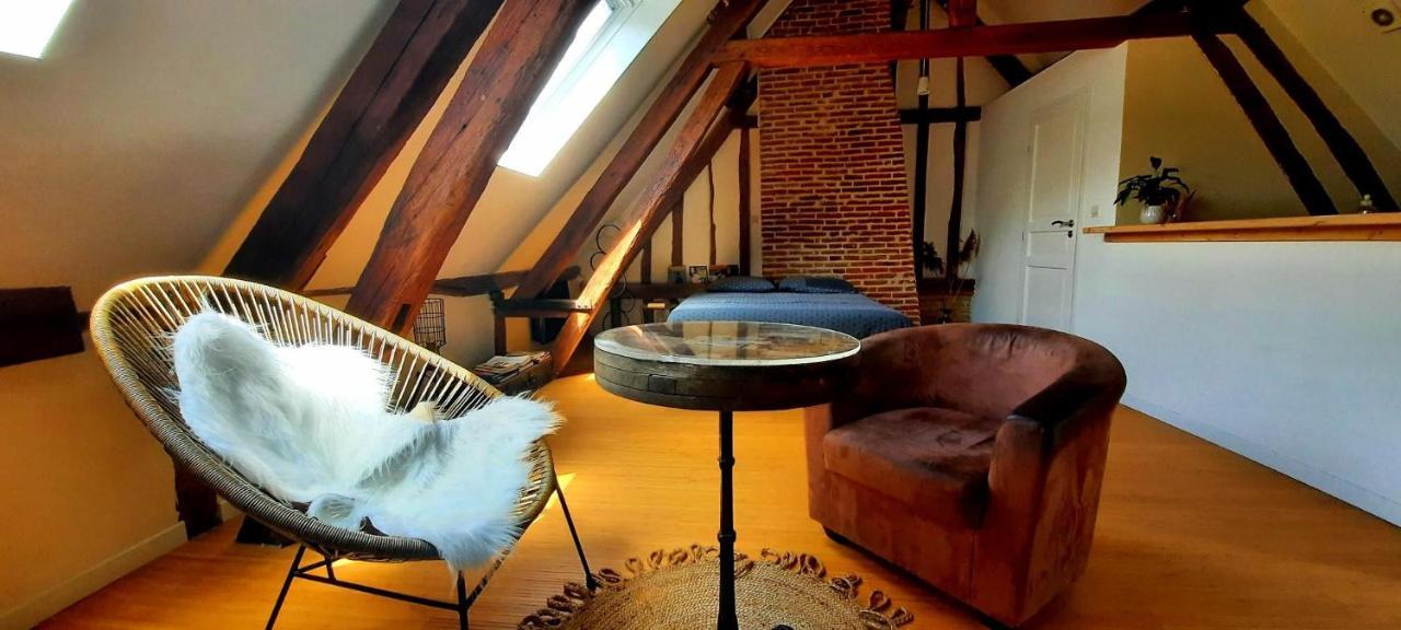 Loft De Charme A 150M De La Cathedrale Apartment โบเวส์ ภายนอก รูปภาพ